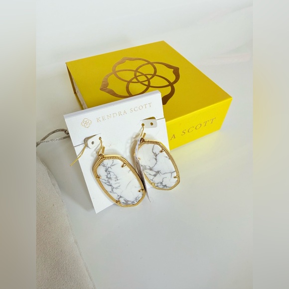 Kendra Scott Marble and Gold Danielle Earrings - Picture 3 of 5